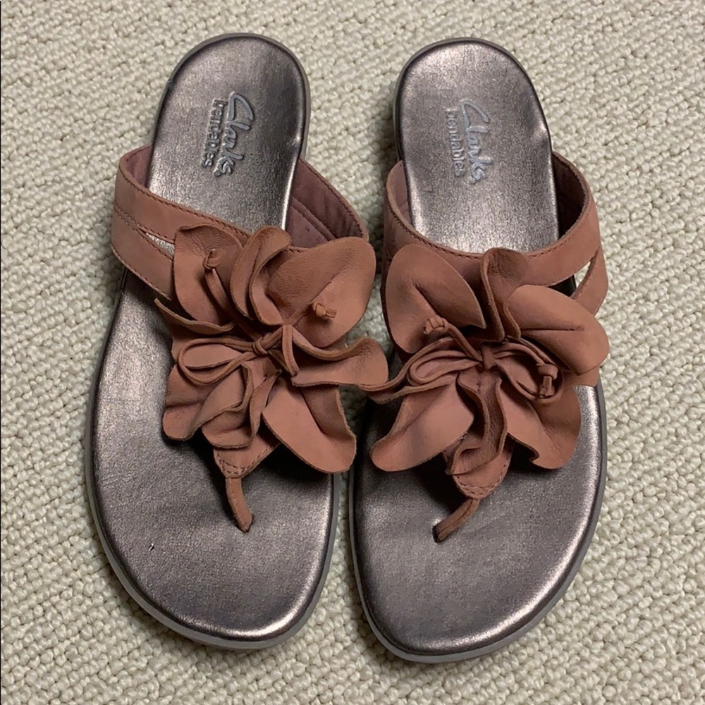 New nude color leather flower sandals